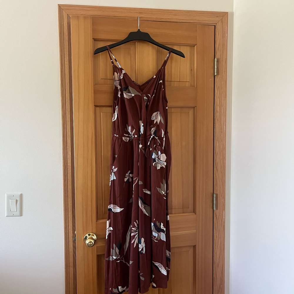 Elegant Burgundy Floral Maxi Dress